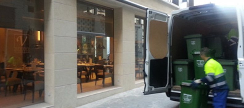 Valencia prepara el servicio puerta a puerta de recogida de cartón, residuos y vidrio en comercios y hostelería