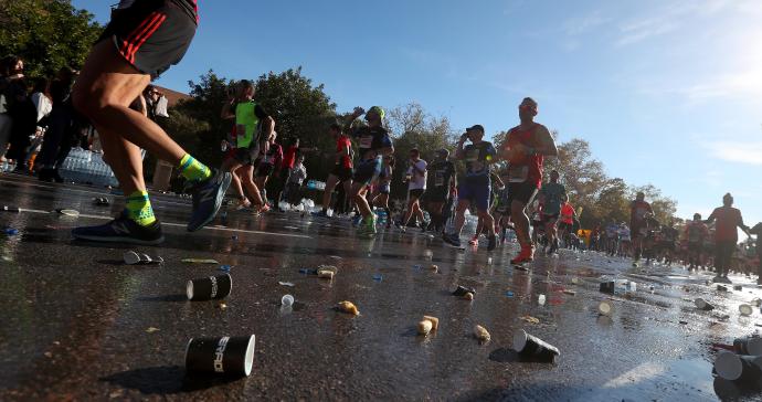 Lee más sobre el artículo [:es]El maratón de València recicla 18 toneladas de residuos con Ecoembes[:va]La marató de València recicla 18 tones de residus amb Ecoembes[:]