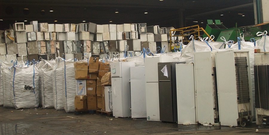 Lee más sobre el artículo [:es]ECOTIC gestionó casi 100.000 toneladas de residuos electrónicos en 2018[:va]ECOTIC va gestionar gairebé 100.000 tones de residus electrònics en 2018[:]