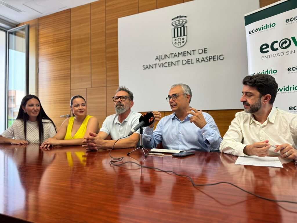 Lee más sobre el artículo El Ayuntamiento y Ecovidrio fomentan el reciclaje de vidrio en las Hogueras de San Vicente a través de dos campañas de sensibilización