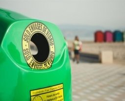 Benidorm triplica la mitjana de la Comunitat en reciclar vidre per habitant